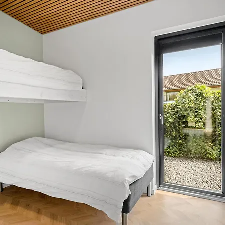 Holiday home Lovely In With Wifi